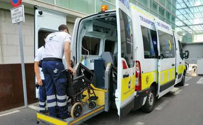 Las ambulancias del transporte no urgente redujeron un 21% su actividad