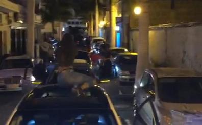 La Policía Local interviene una macrofiesta de la comunidad dominicana en Arrecife con más de 150 vehículos y unas 300 personas