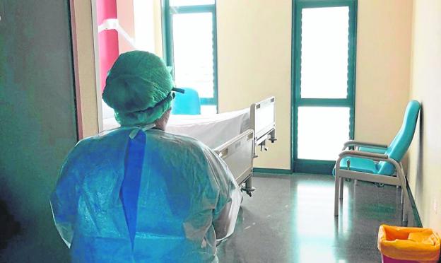 Morir acompañado en las habitaciones 36 y 1 de la cuarta planta del Negrín