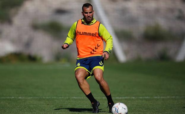 Llega el momento más esperado: Jesé y Araujo, juntos en el césped