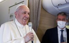 «Algunos dicen que estoy a un paso de la herejía», reconoce el Papa