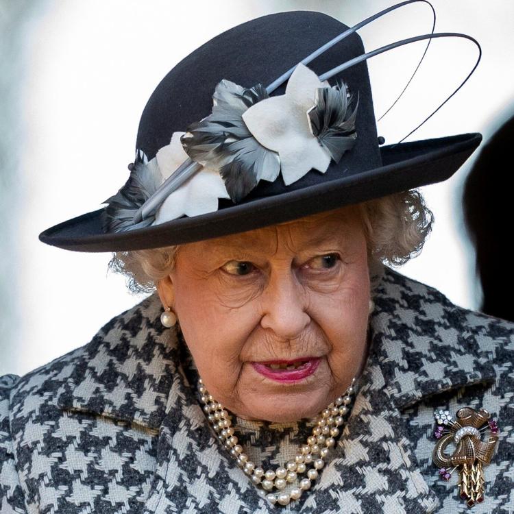 Isabel II abordará las denuncias de racismo de Enrique y Meghan en la privacidad de la familia