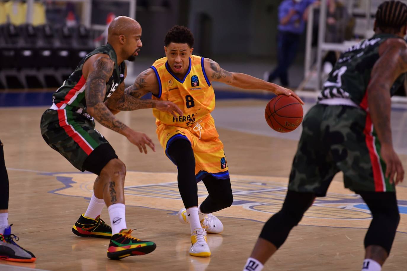 El Granca tumba al Unics y estará en los cuartos de final de la EuroCup