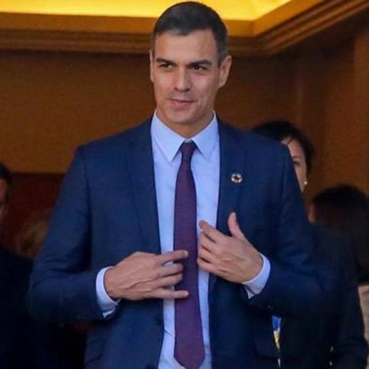 Sánchez improvisa una respuesta tras verse sorprendido por la reacción de Ayuso