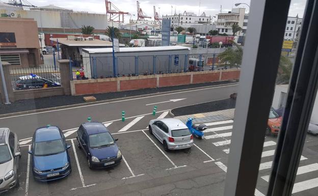 La Guardia Civil detecta a 47 inmigrantes que intentan ir a la península en un camión