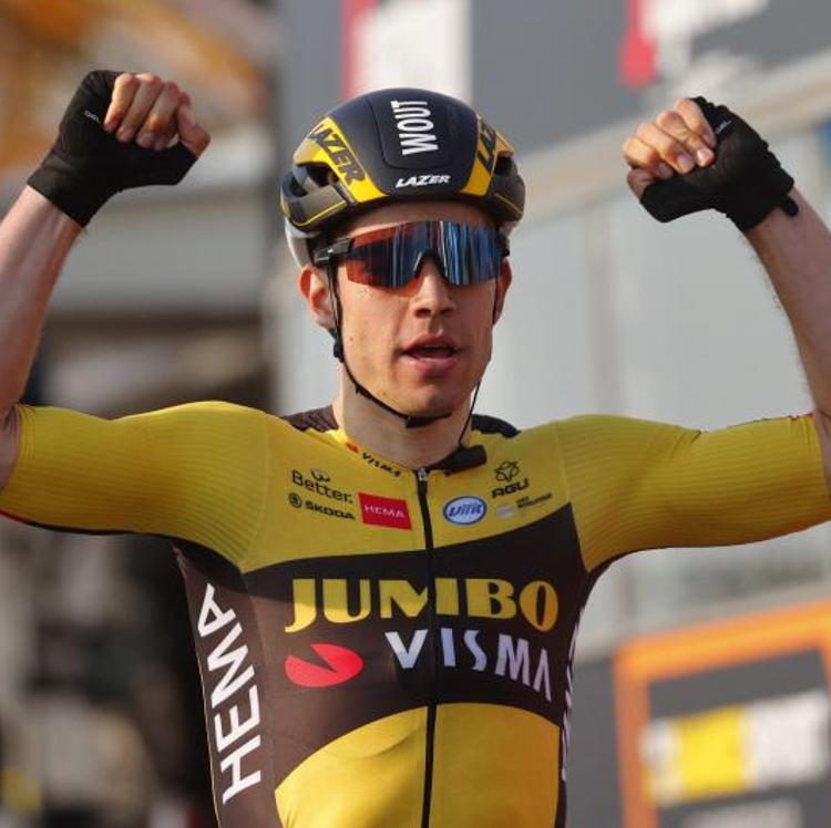 Van Aert, primer líder de la Tirreno-Adriático