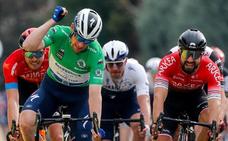 Bennett gana su segunda etapa de la París-Niza y Roglic sigue líder