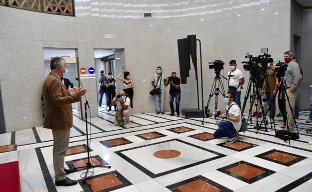 Torres resta importancia a las críticas de Podemos al nombramiento de Acosta