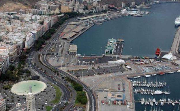 Detenidos en Tenerife 3 de los 35 migrantes que querían viajar como polizones