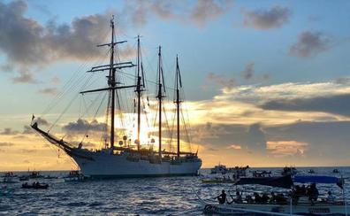 El Juan Sebastián Elcano arriba a Filipinas siguiendo la ruta de Magallanes