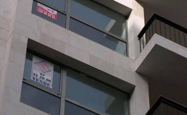 La compraventa de viviendas en Canarias se desploma hasta caer un 52,2% en enero