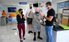 Mogán reconoce a Juan Hernández, de 89 años, el usuario de Deportes más veterano