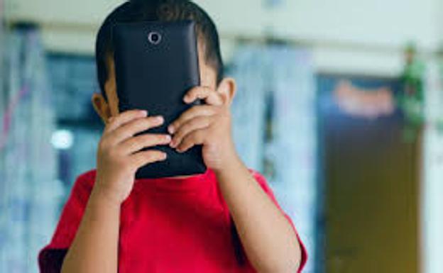 Internet es la peor arma que puedes darle a un niño