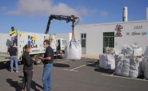 1.200 kilos de tapones para ayudar a Ismael Rosario