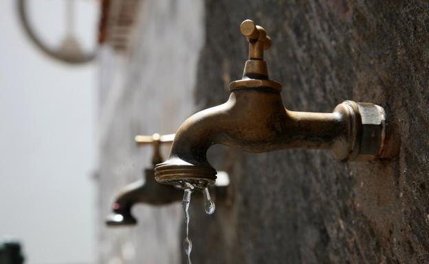 ¿Por qué puede empeorar la calidad del agua del grifo?