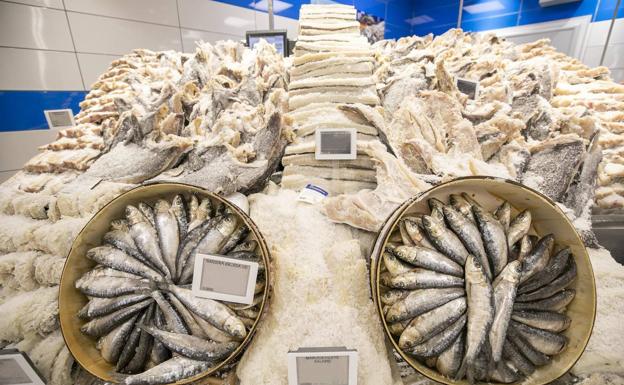 HiperDino refuerza su oferta de pescado salado para Semana Santa
