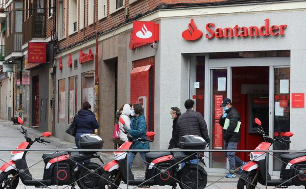 Una oficina del Banco Santander./EP