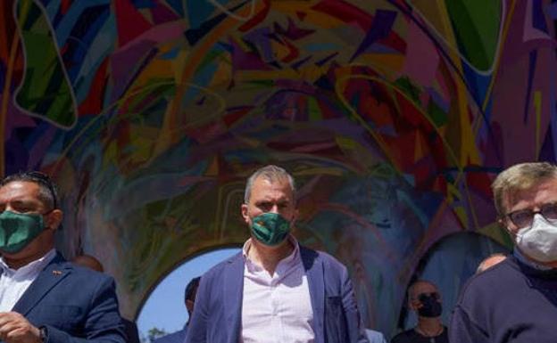 150 personas asisten a la rueda de prensa de Vox en Tenerife