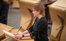 Sturgeon supera la tóxica saga de las denuncias sexuales a su predecesor