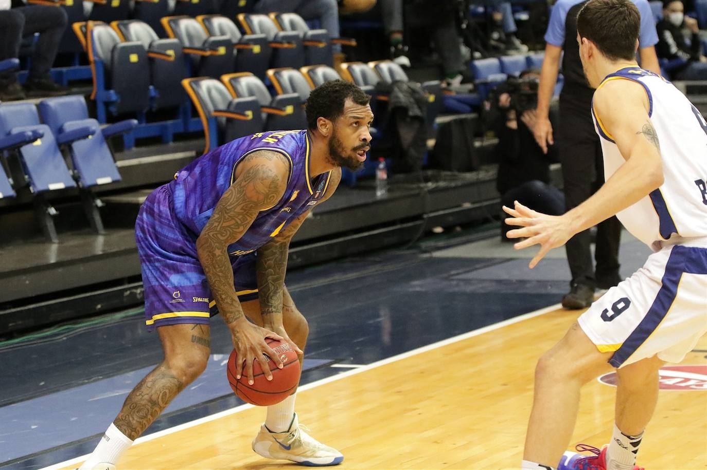 El Granca golpea primero (74-84)