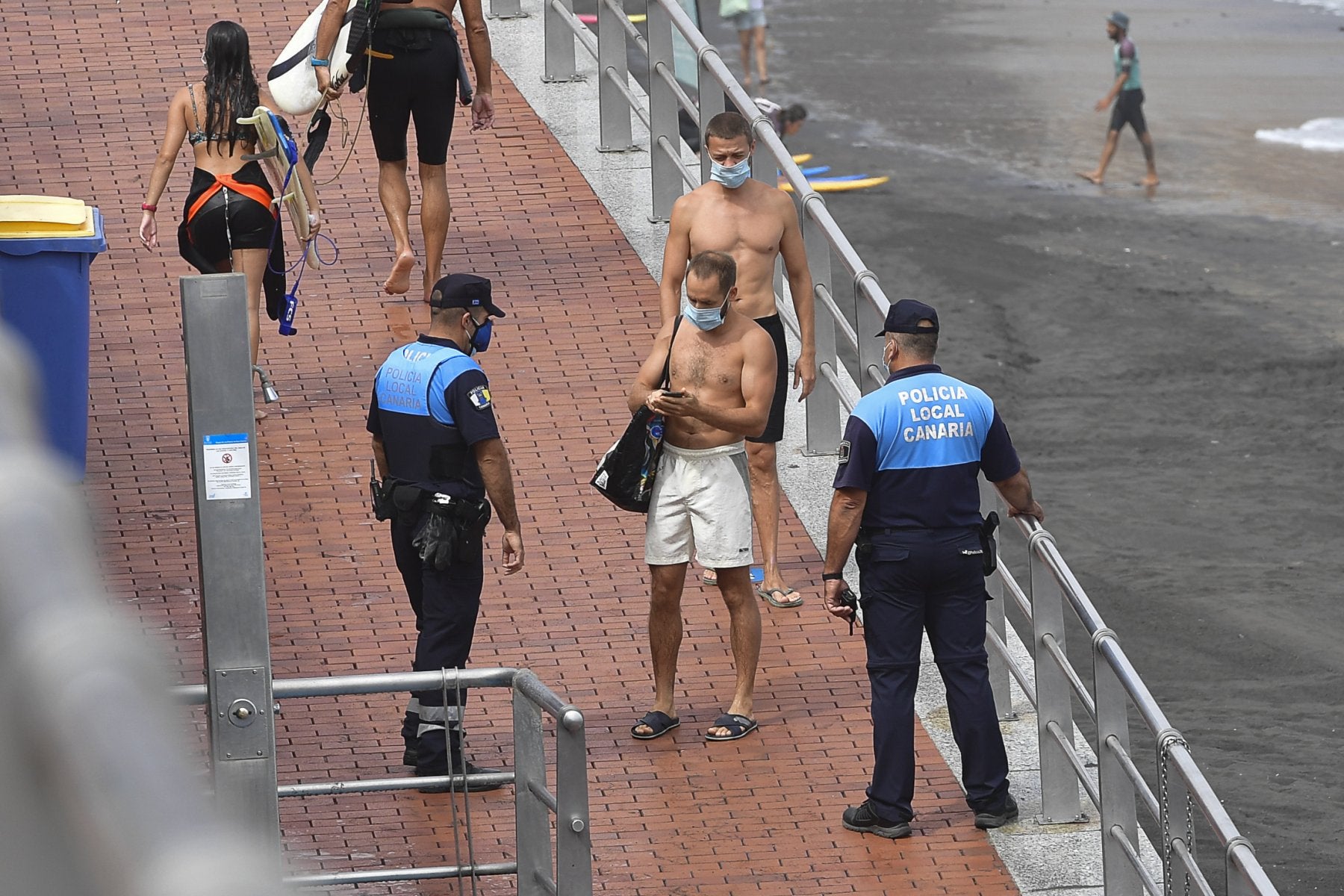 El regreso de la capital al nivel 3 de alerta se saldó con 51 multas por incumplimientos