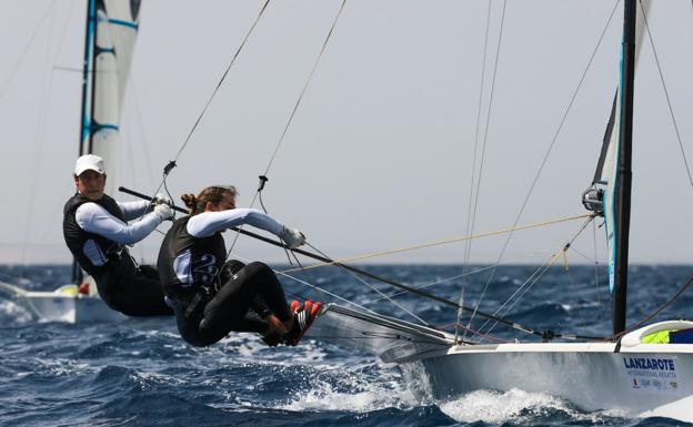 Tara Pacheco llega líder a la última jornada en aguas lanzaroteñas