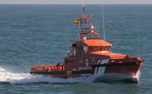 Las búsqueda de las dos pateras sin localizar se reanudará este viernes