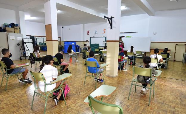 Educación prevé unos 13.000 aspirantes a las 1.377 plazas de las oposiciones