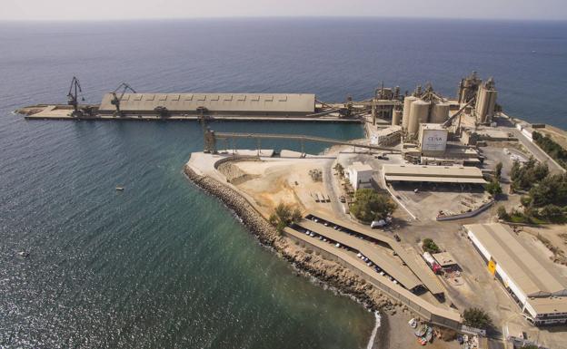 Empresarios que ya han invertido pedirán daños si no hay puerto deportivo en El Pajar