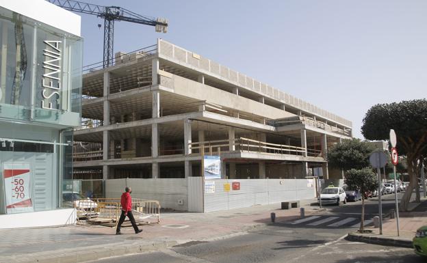 Tías reautoriza el estacionamiento y el centro comercial donde irá Mercadona