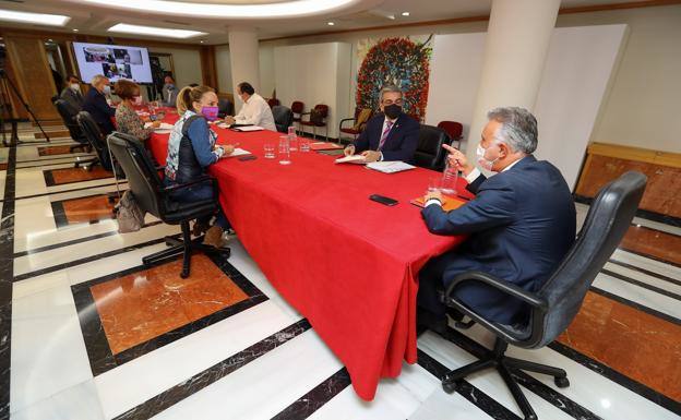 El Gobierno canario garantiza a los municipios la totalidad de fondos Fdcan, 160 millones