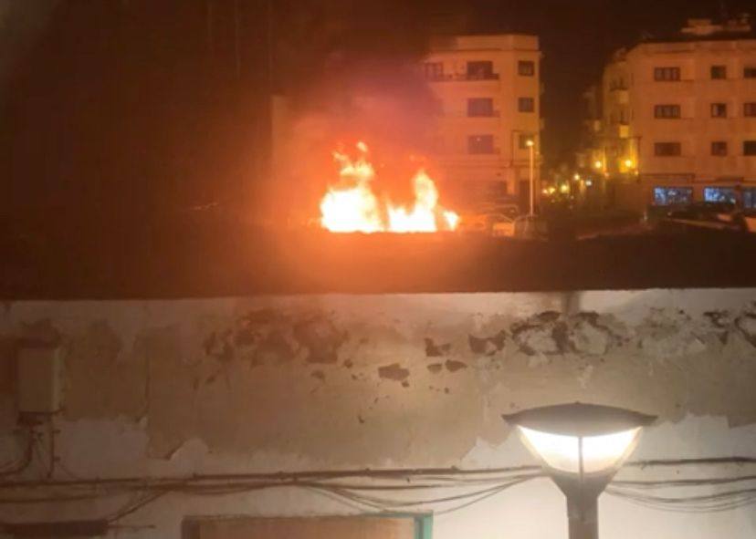 Fuego en cinco contenedores en Arrecife