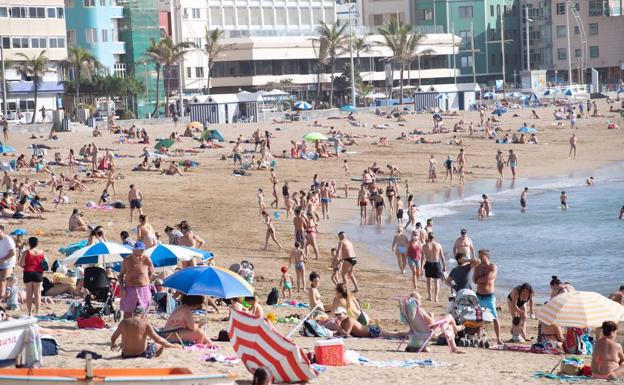 Playas llenas a pesar de las restricciones de Semana Santa
