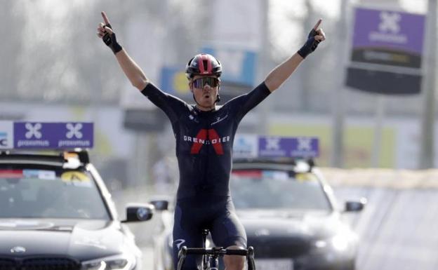 Dylan van Baarle gana la carrera A Través de Flandes