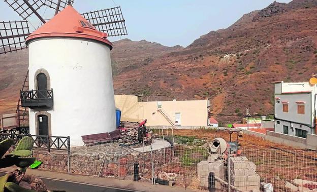 NC de Mogán exige que se finalicen las obras en el Molino de Viento, declarado BIC