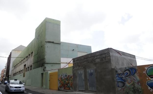 Doreste dice estar «dispuesto a llevar a Endesa a la fiscalía por desobediencia» en La Cícer