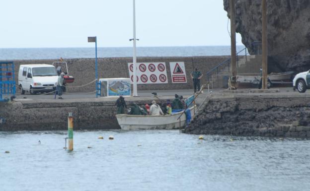 Cuatro bulos sobre la migración en Canarias