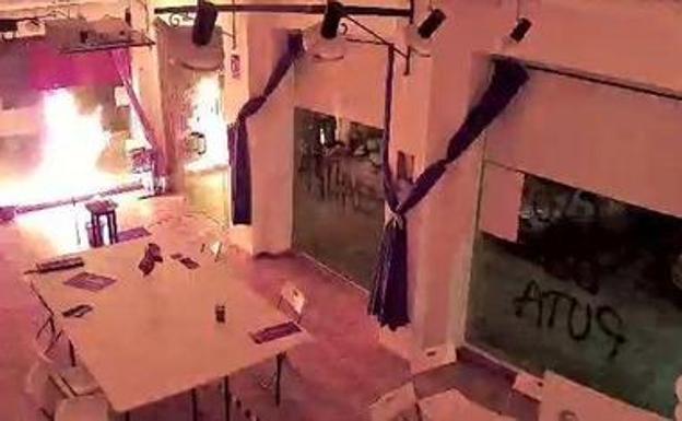 Atacan la sede de Podemos en Cartagena con material explosivo