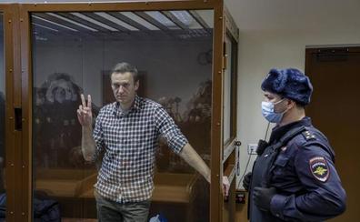 Fallece otro de los médicos rusos que atendieron a Navalni nada más ser envenenado