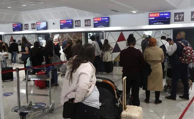 Casi 1.200 españoles han sido repatriados hoy desde Marruecos en avión y barco