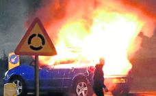 Lanzan 30 cócteles molotov a la Policía en disturbios en Ulster