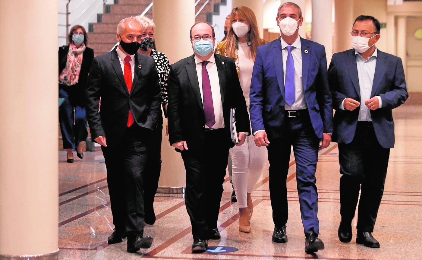 Iceta garantiza la transferencia a Canarias de todas las competencias que recoge el Estatuto