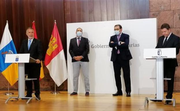 Torres pide tranquilidad a los que tienen la primera dosis de AstraZeneca