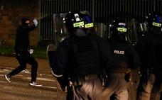 La paz en Irlanda, amenazada por una «espiral de violencia» de doce días
