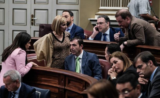 Espino (Cs) se suma a Pérez (PP) y pide respecto en el Parlamento