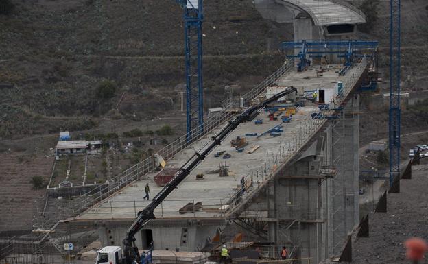Obras Públicas ha adjudicado en este mandato obras viarias por 418 millones