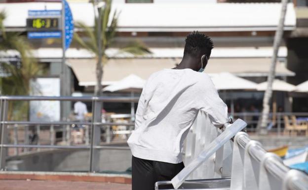 Las pruebas detectan 90 adultos en los centros canarios de acogida de menores