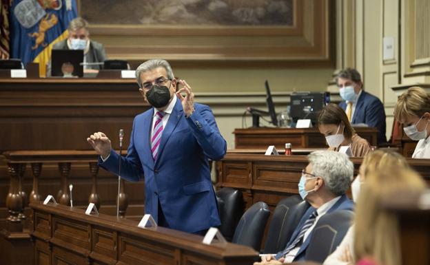 Rodríguez: Canarias tiene garantizados 2.000 millones adicionales