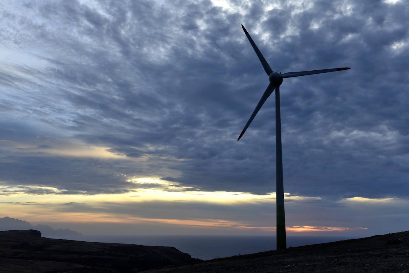 Tenerife tira energía renovable «a la basura», según sospecha un experto