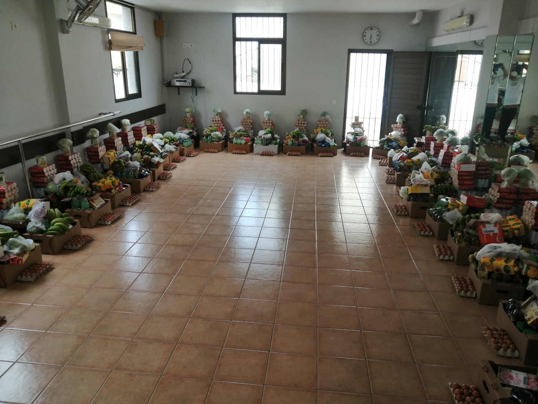 El Ayuntamiento no costea el transporte de comida porque no es su «competencia»